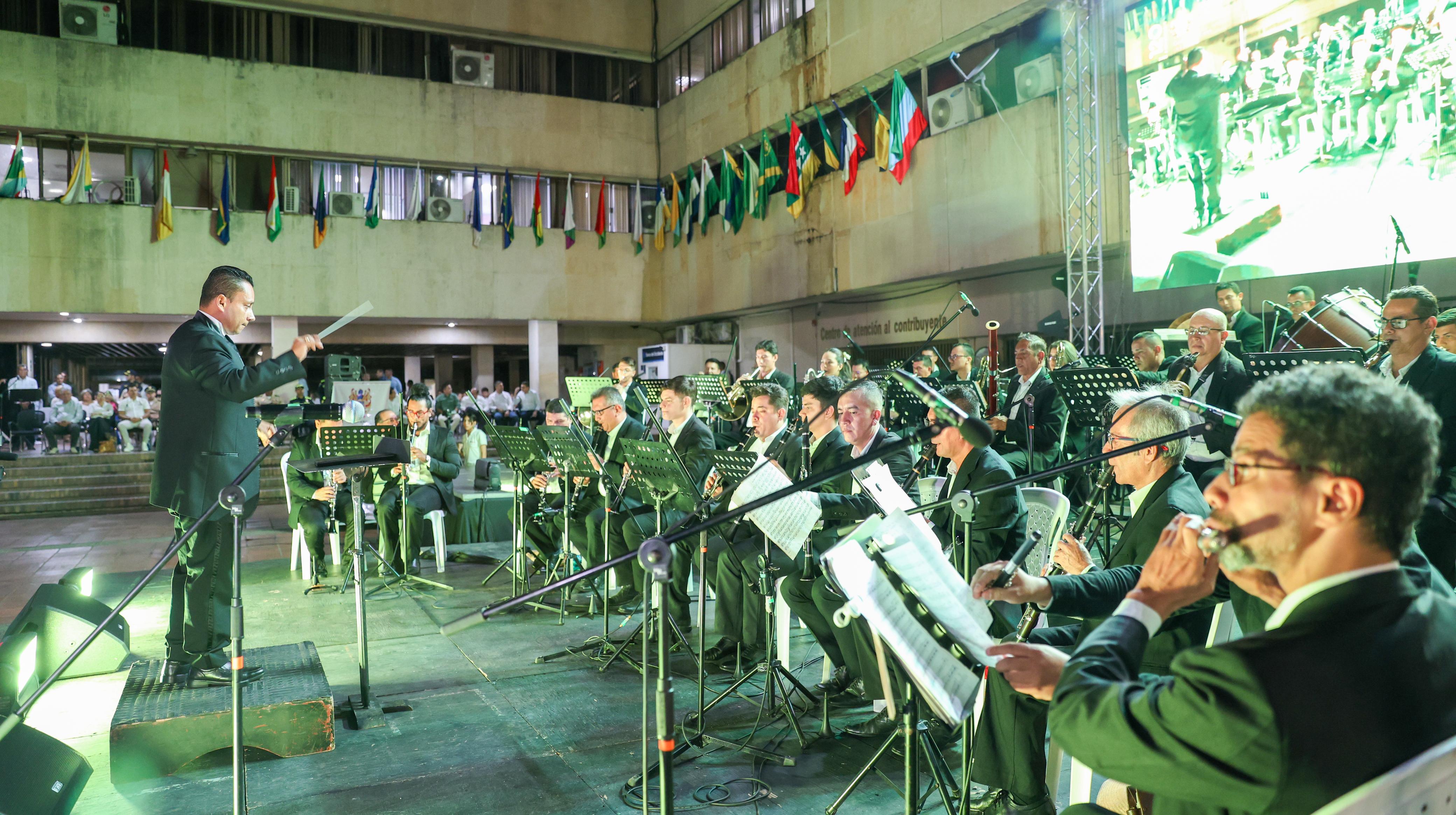 Seguiremos trabajando con la firme convicción de que la música no solo embellece el mundo