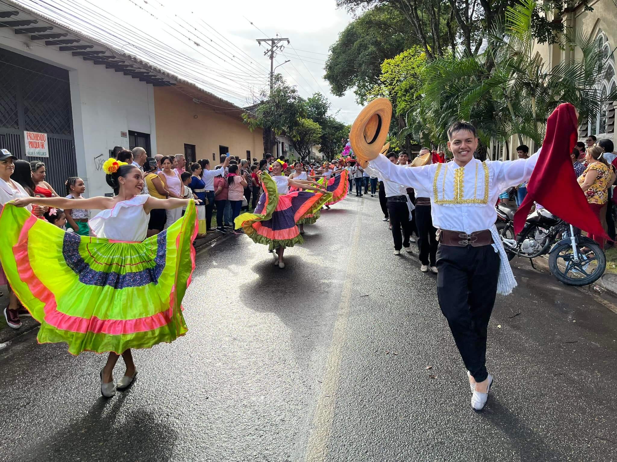 DANZAS