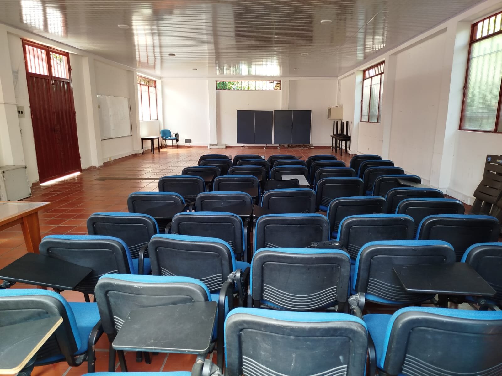 BIBLIOTECA PÚBLICA MUNICIPAL DE TARQUI HUILA