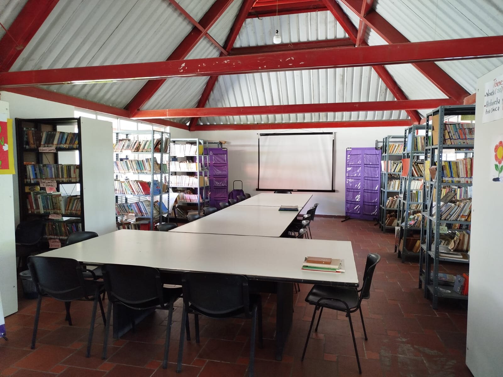 BIBLIOTECA PÚBLICA MUNICIPAL DE TARQUI HUILA