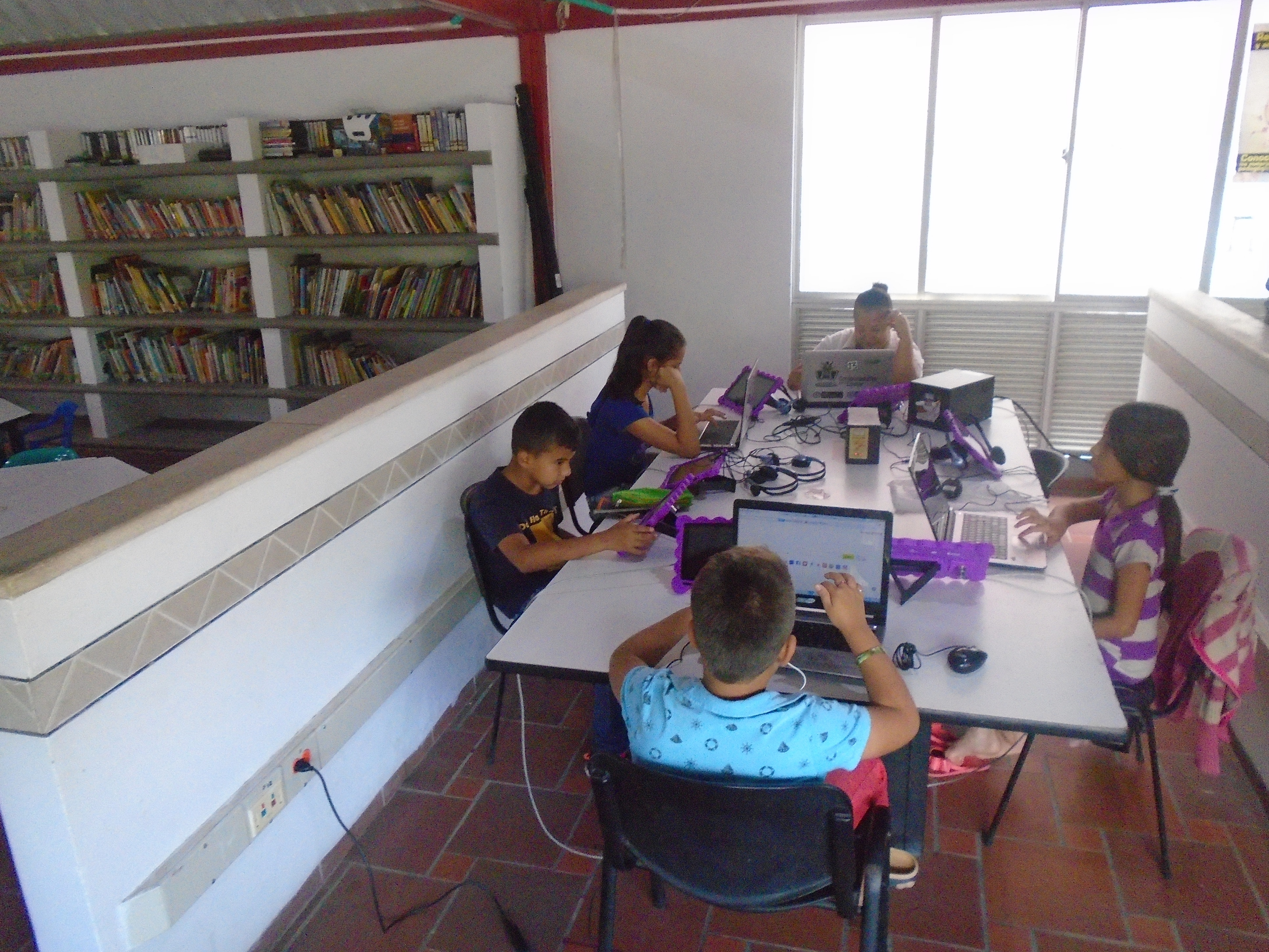 BIBLIOTECA PÚBLICA MUNICIPAL DE TARQUI HUILA