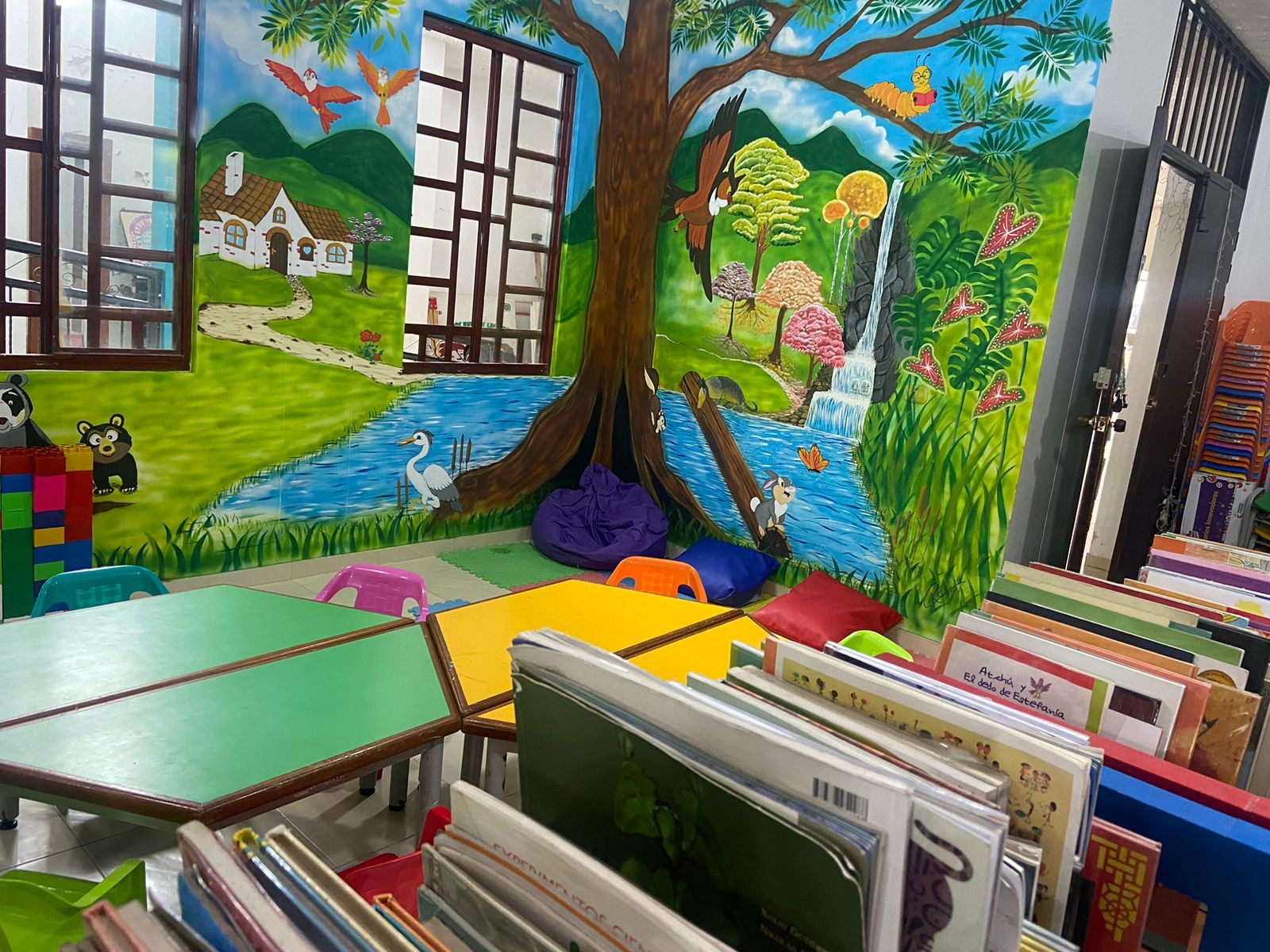 BIBLIOTECA PÚBLICA MUNICIPAL DEL MUNICIPIO DE SUAZA CORAZONES CREATIVOS