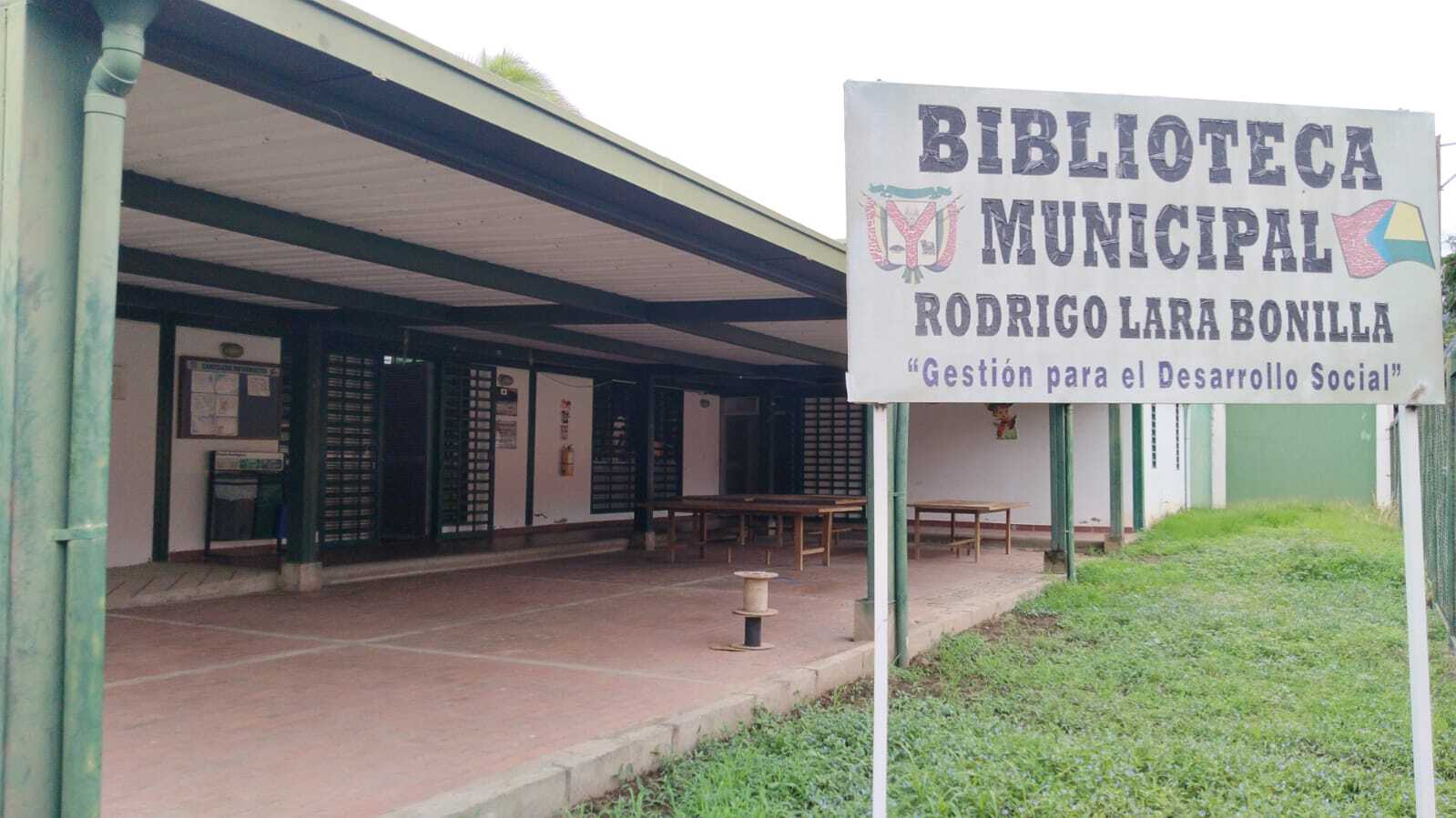 BIBLIOTECA PÚBLICA MUNICIPAL RODRIGO LARA BONILLA